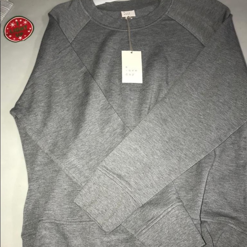 Women’s sweatshirt